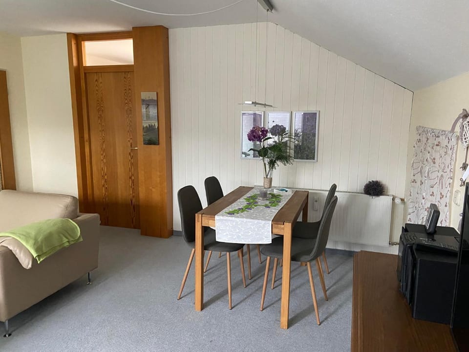 Photo of the whole room, Seating area, Dining area