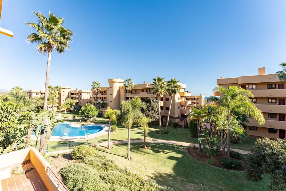 Property building, Garden, Garden view, Pool view, Swimming pool