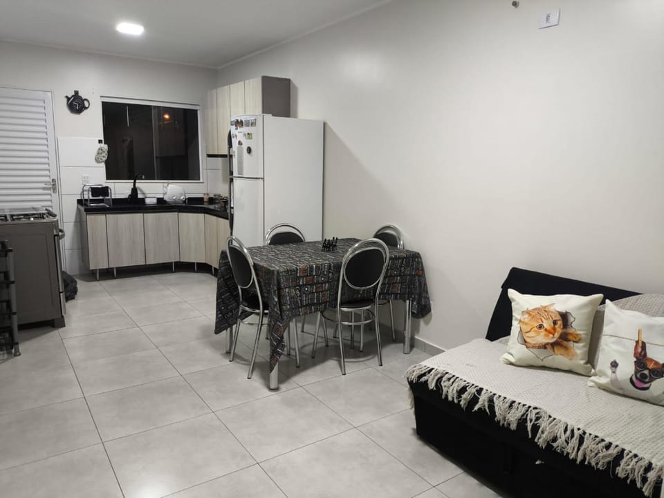 Kitchen or kitchenette, Seating area