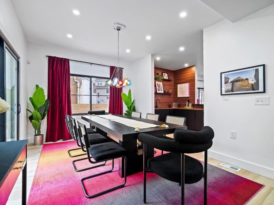 PoolTable - Hot Tub - FirePit - Games - Bunk Slide - Wet Bar House in Akron