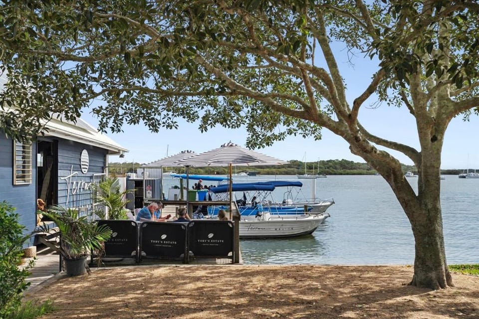 Activities, BBQ facilities, Lake view, River view