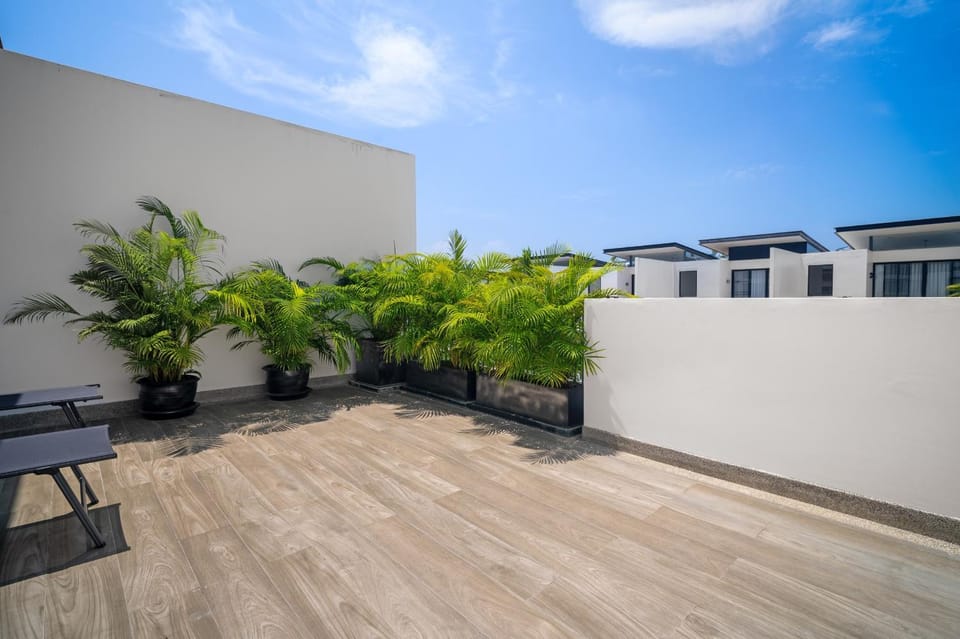 Property building, Balcony/Terrace