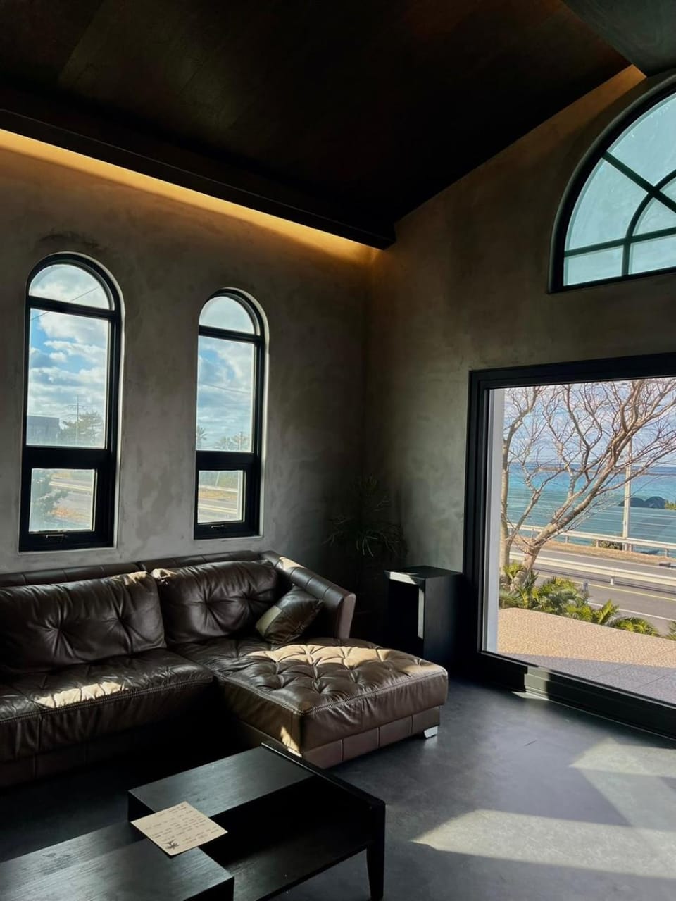 private 2-story design villa,4bedroom 3toilet,5min to Hamdeok Beach Apartment in South Korea