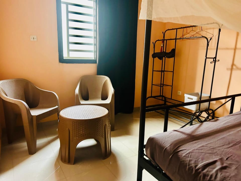 Chambre avec sa salle de bain proche de la plage et de saly Bed and Breakfast in Mbour