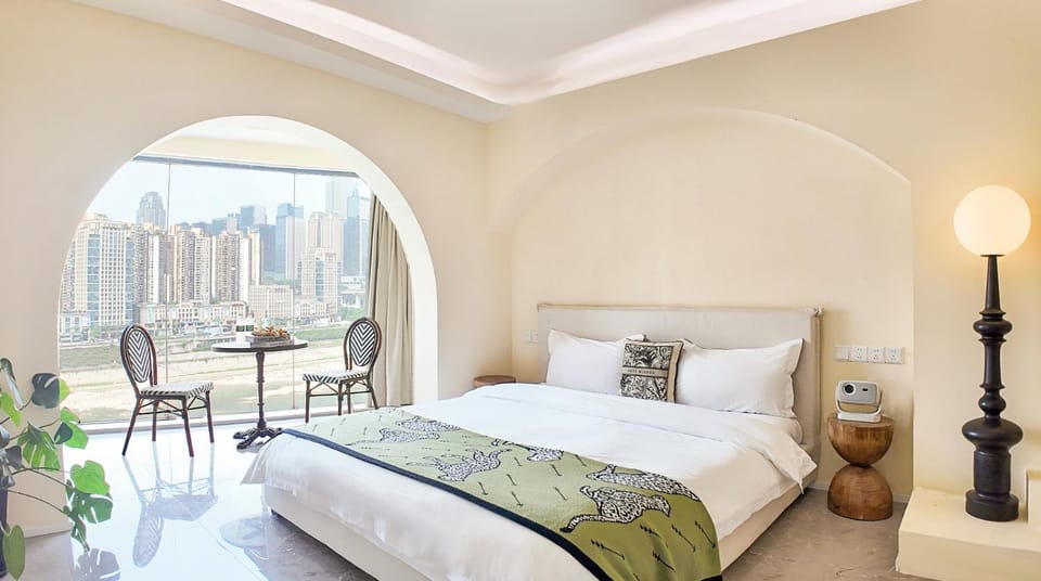Bed, Living room, Photo of the whole room, Seating area, Bedroom
