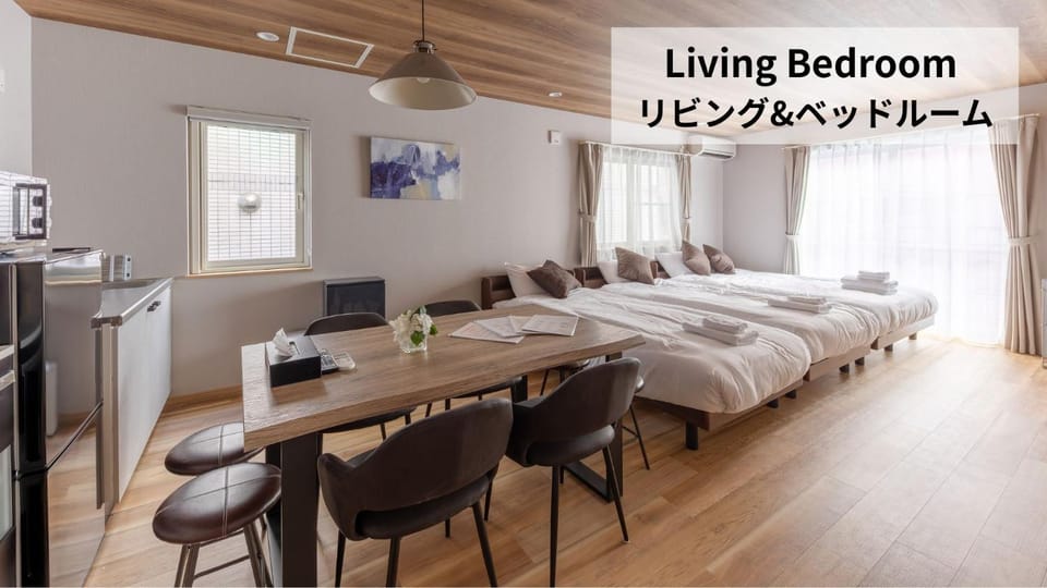 Bed, Living room, Dining area, Bedroom