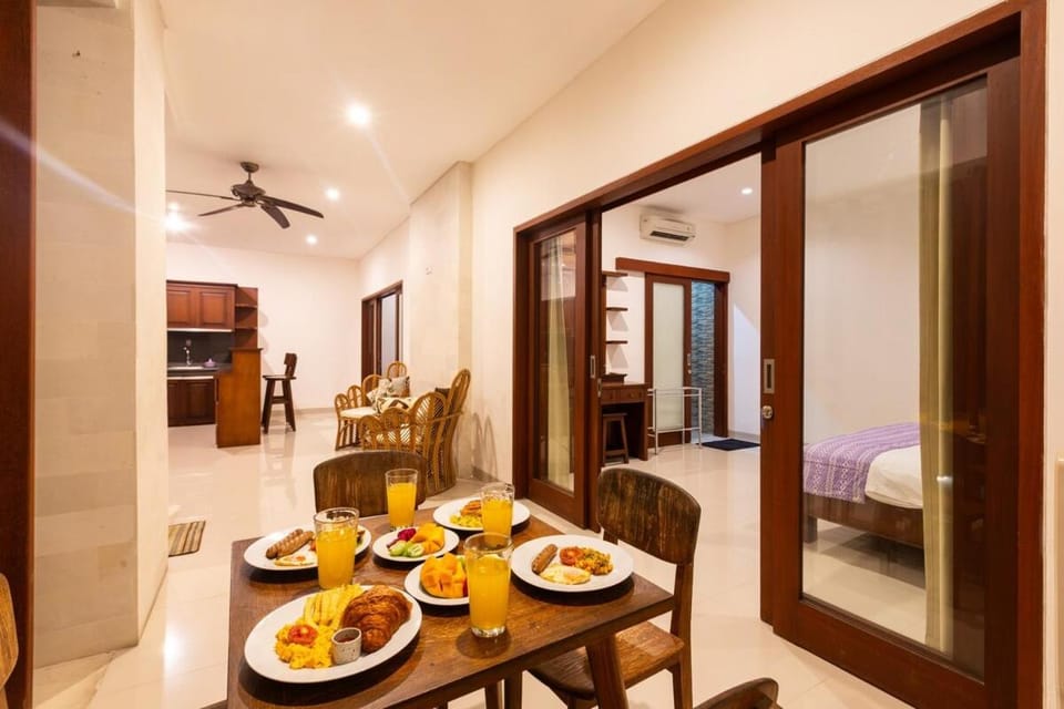 Sunset Cove Canggu by HONEST Villa in North Kuta