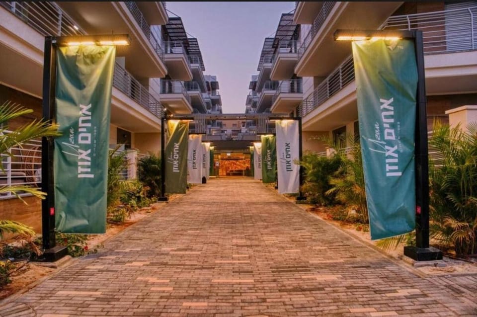 דירת נופש מעוצבת עם מרפסת במיקום שקט Apartment in Eilat