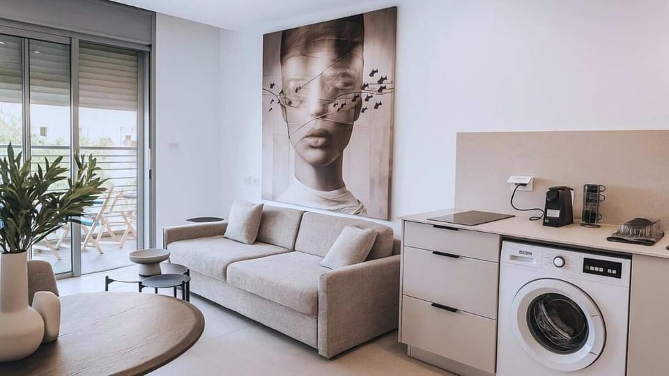 דירת נופש מעוצבת עם מרפסת במיקום שקט Apartment in Eilat