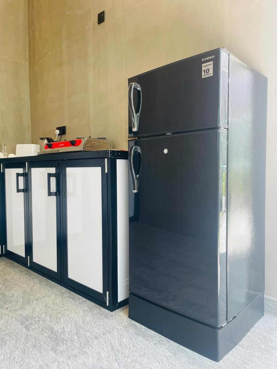 Kitchen or kitchenette, oven