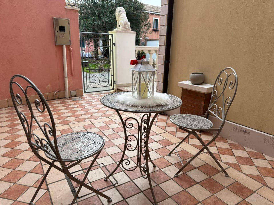 Property building, Patio, Garden