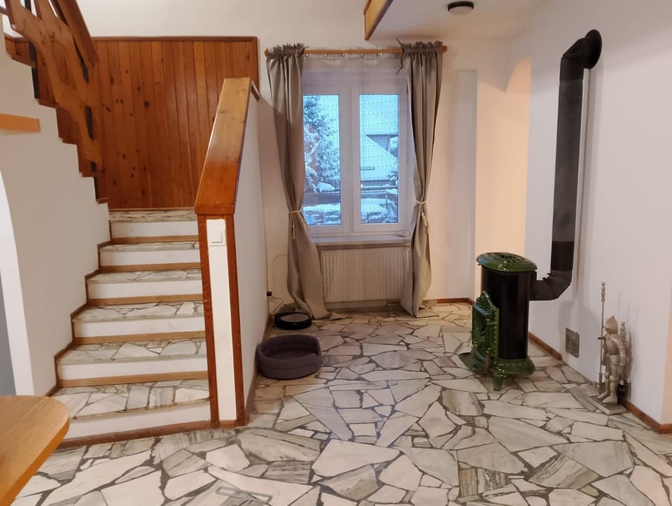 Wiejski Dom w Karkonoszach Apartment in Lower Silesian Voivodeship