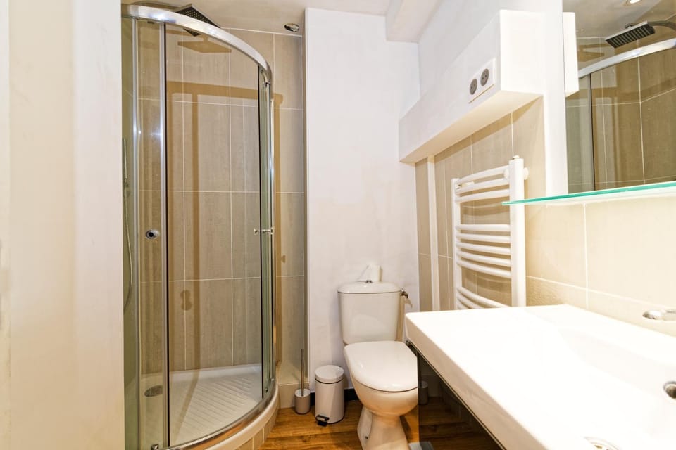 Shower, Bathroom