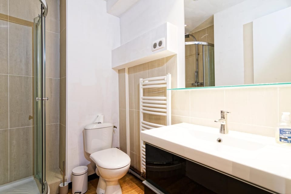 Shower, Bathroom