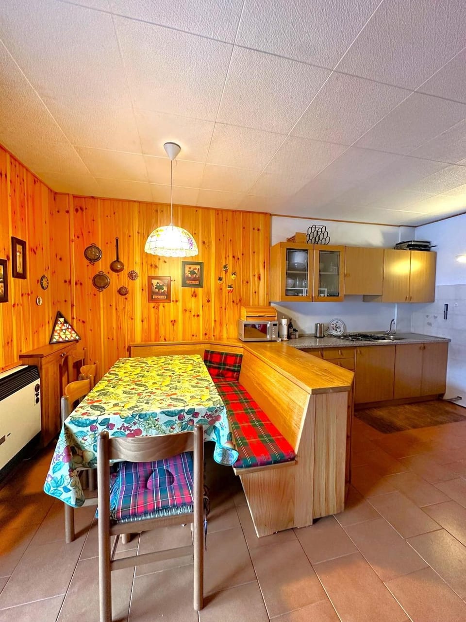 Dining area, kitchen