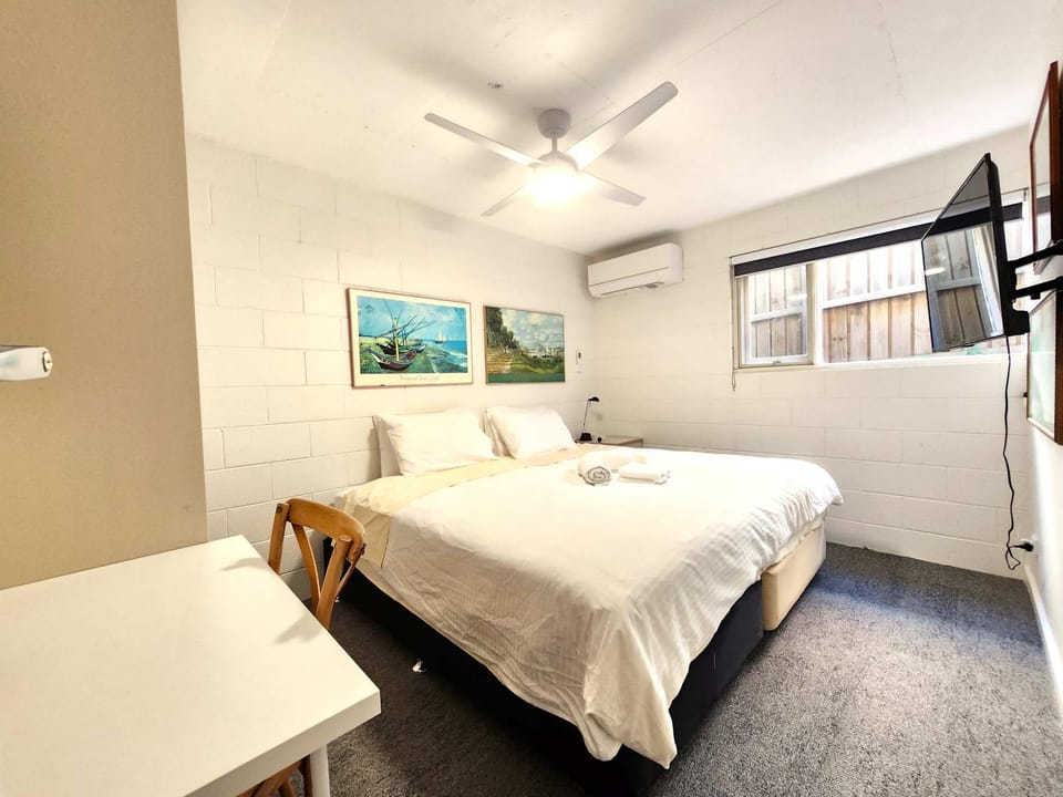 TV and multimedia, Bedroom, hair dryier, towels, wardrobe, air conditioner