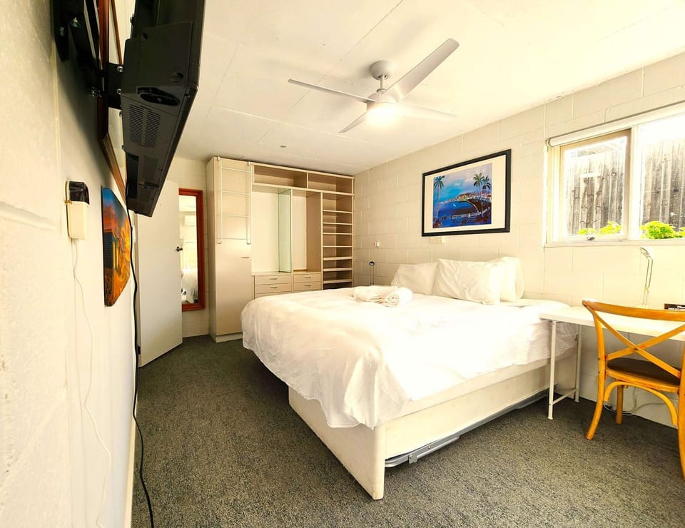 TV and multimedia, Bedroom, wardrobe, air conditioner