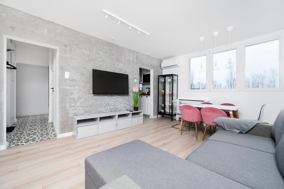 Communal lounge/ TV room, Living room, Dining area