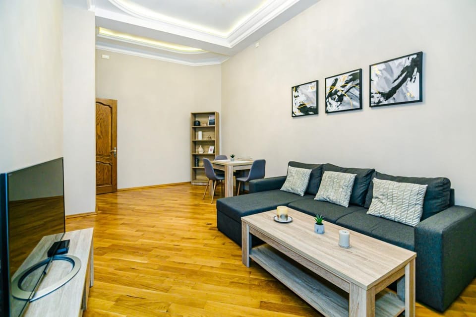TV and multimedia, Seating area
