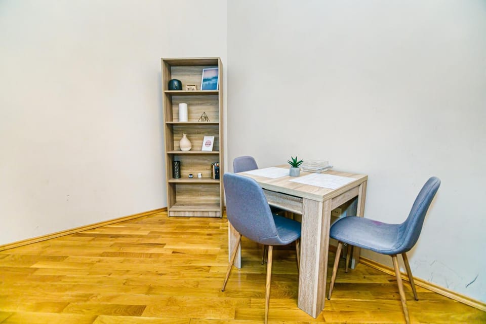 Library, Living room
