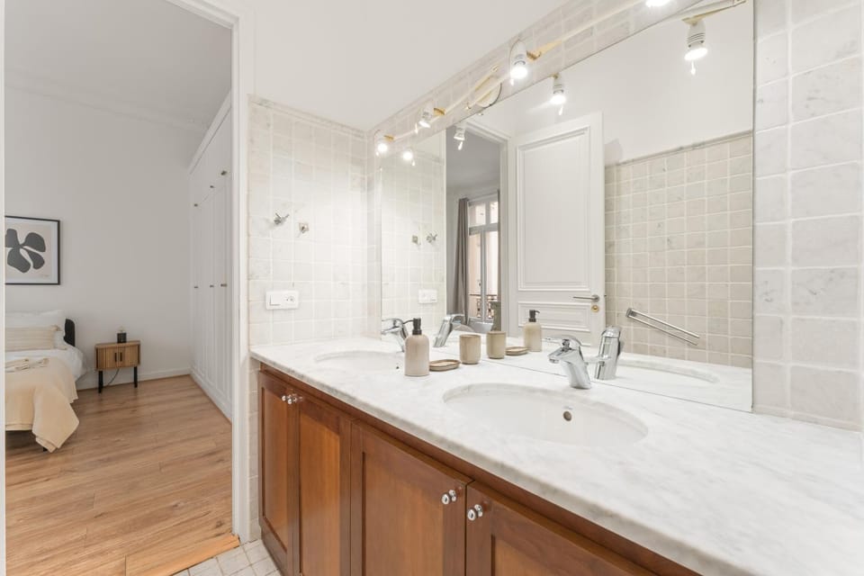 Bathroom, Bath, hair dryier, towels