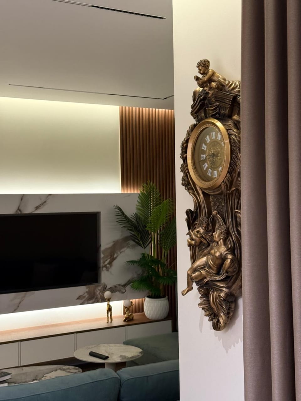 Modern Luxury Apartment-City Center-Walk Anywhere Apartment in Tirana County, Albania
