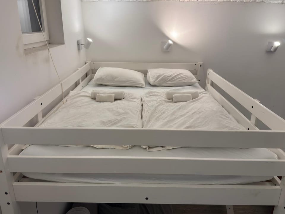 Bed, Bedroom, bunk bed