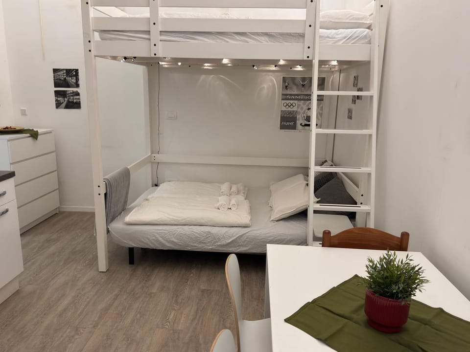 Bed, Kitchen or kitchenette, Bedroom