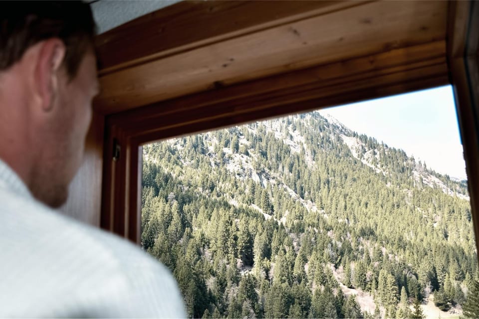 View (from property/room), Bedroom, Mountain view, Location