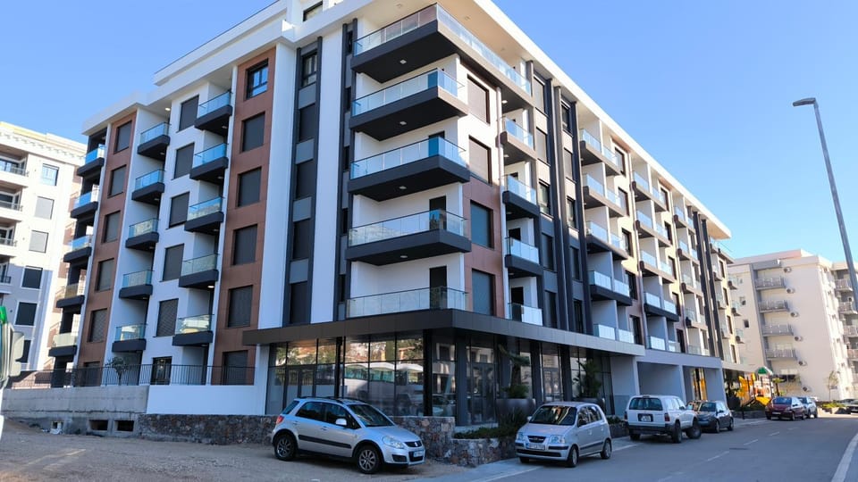 Property building, Facade/entrance