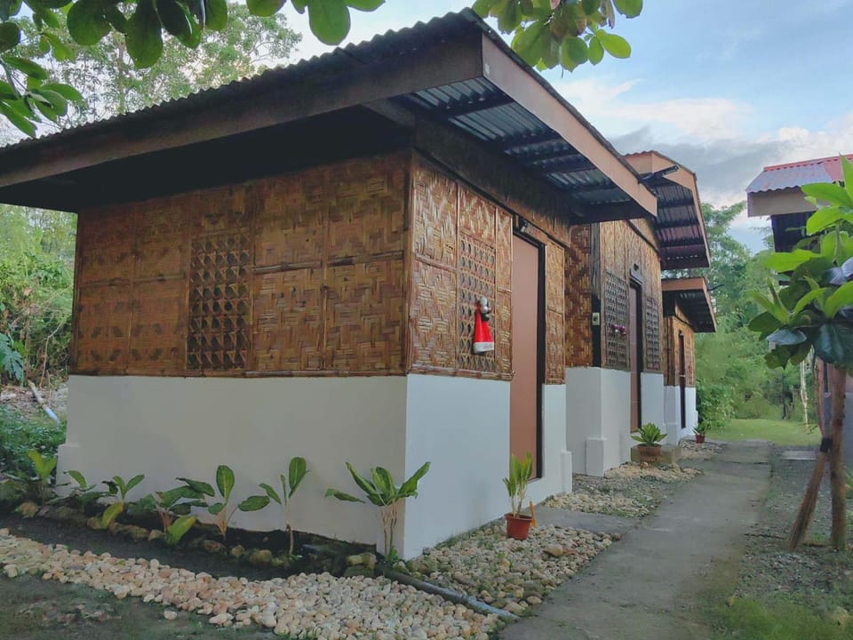Property building, Guests, Garden view, Family