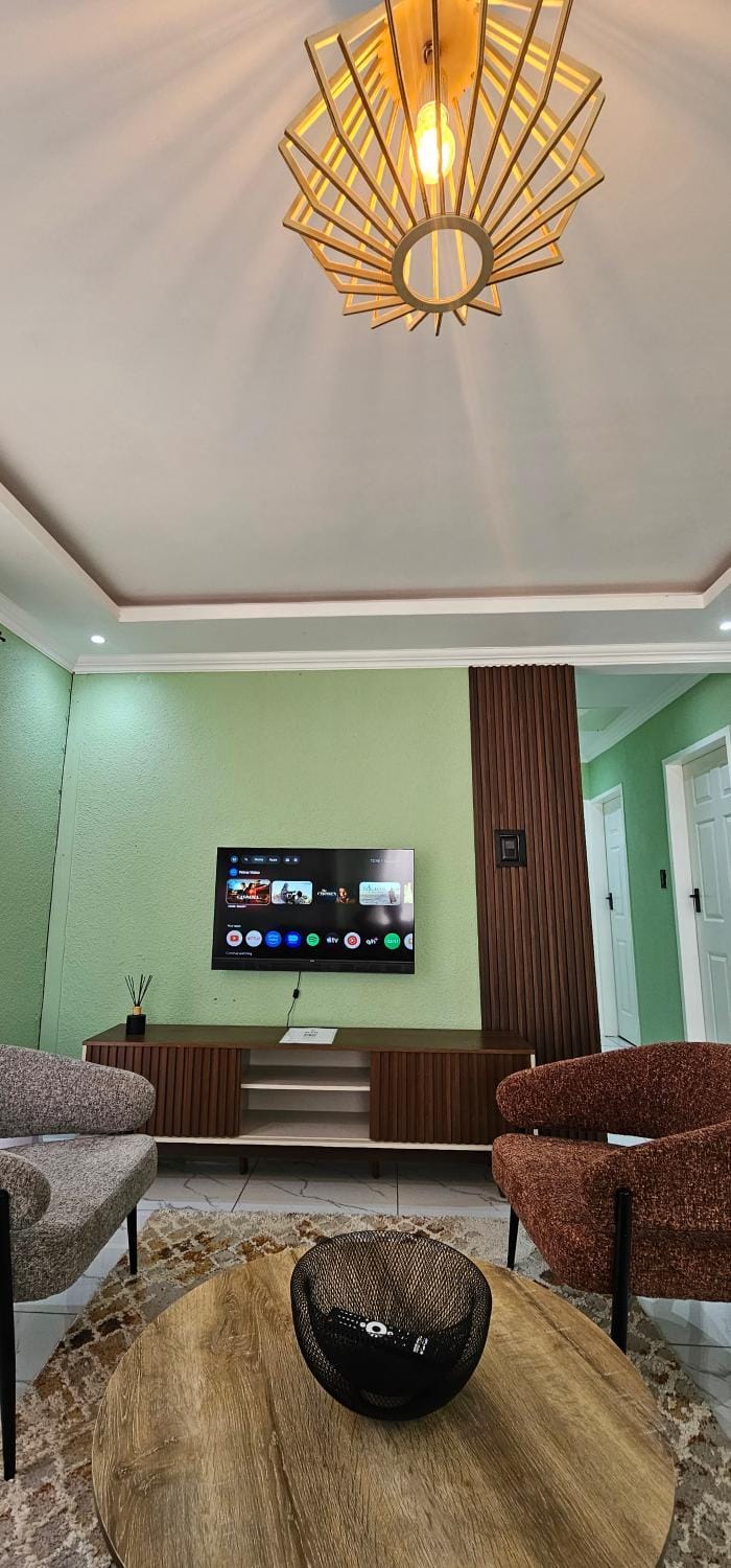 Communal lounge/ TV room, TV and multimedia