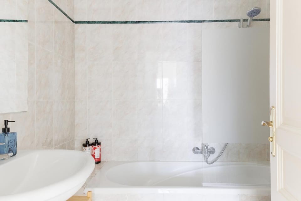 Bathroom, Bath