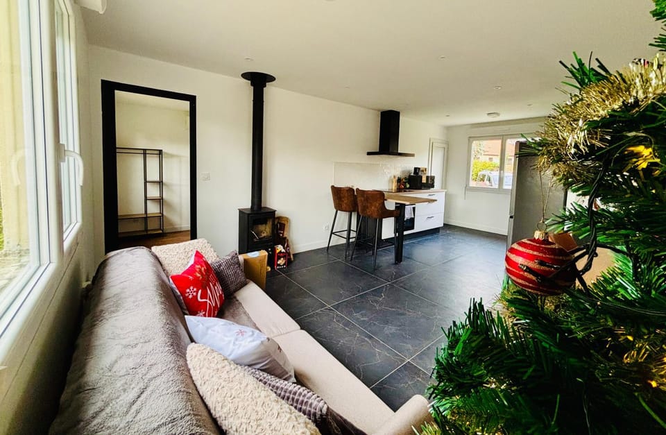 Living room, Lounge or bar, Seating area, fireplace, kitchen