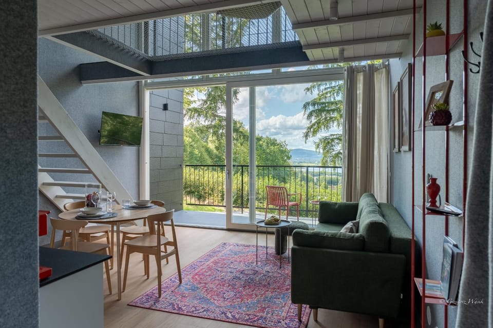 Natural landscape, Garden, TV and multimedia, View (from property/room), Balcony/Terrace, Living room, Seating area, Dining area, Garden view