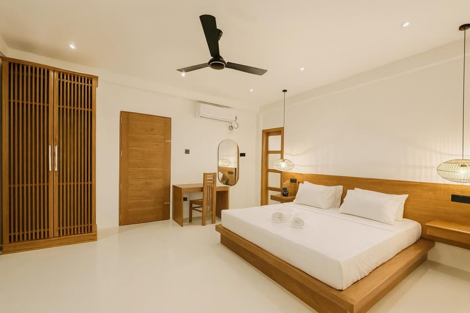 Bed, Photo of the whole room, Bedroom, wardrobe, air conditioner