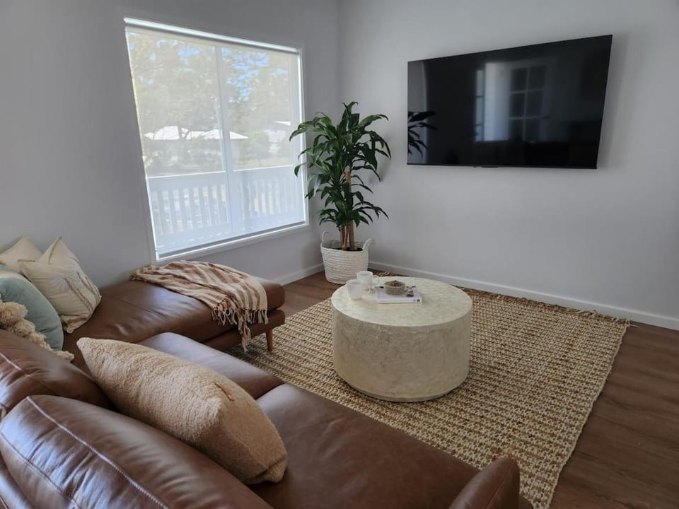 Beach Bound-Jervis Bay House in Vincentia