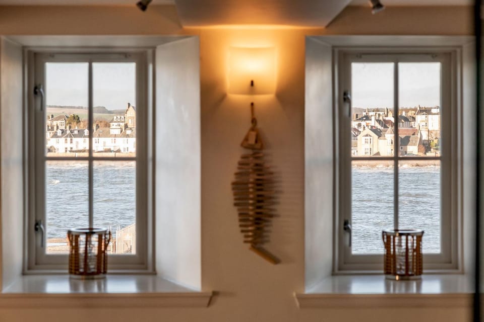 Decorative detail, City view, Sea view