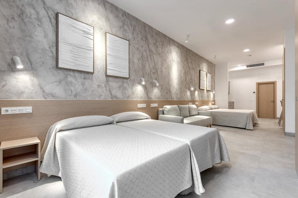 Plaza 5 Rooms Vistalegre Bed and Breakfast in Madrid