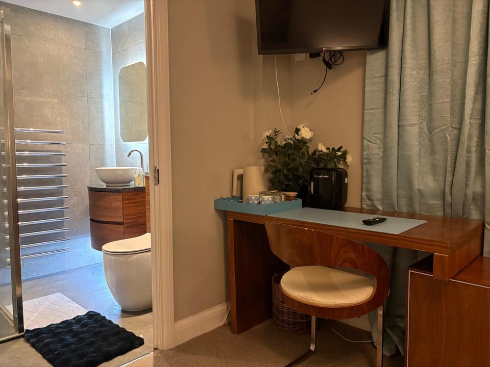 TV and multimedia, hair dresser