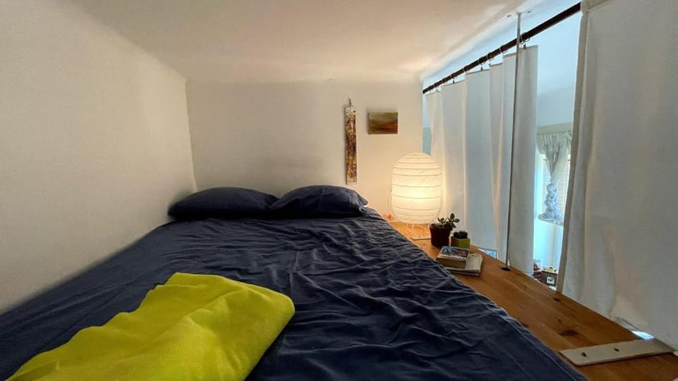 Robinson guesthouse & massages Bed and Breakfast in Marseille