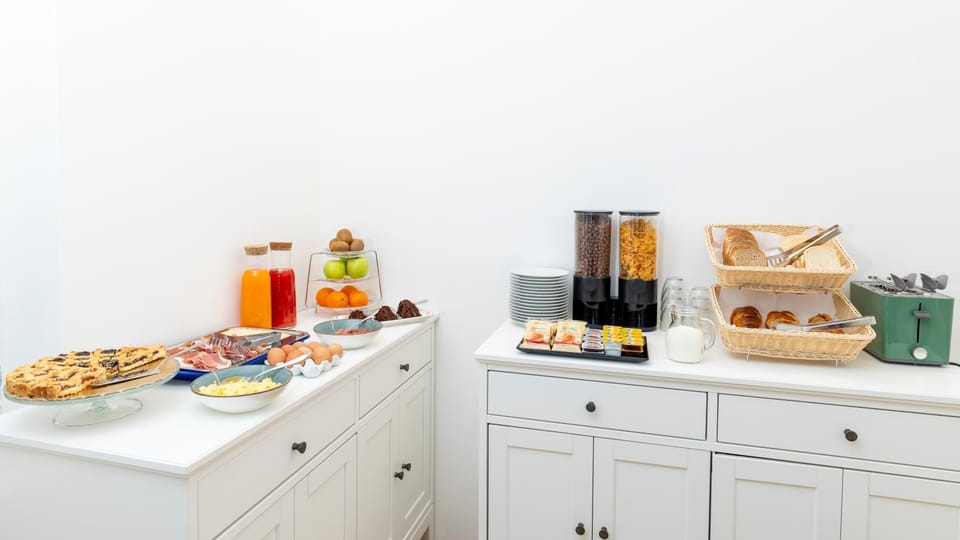 Breakfast, Buffet breakfast
