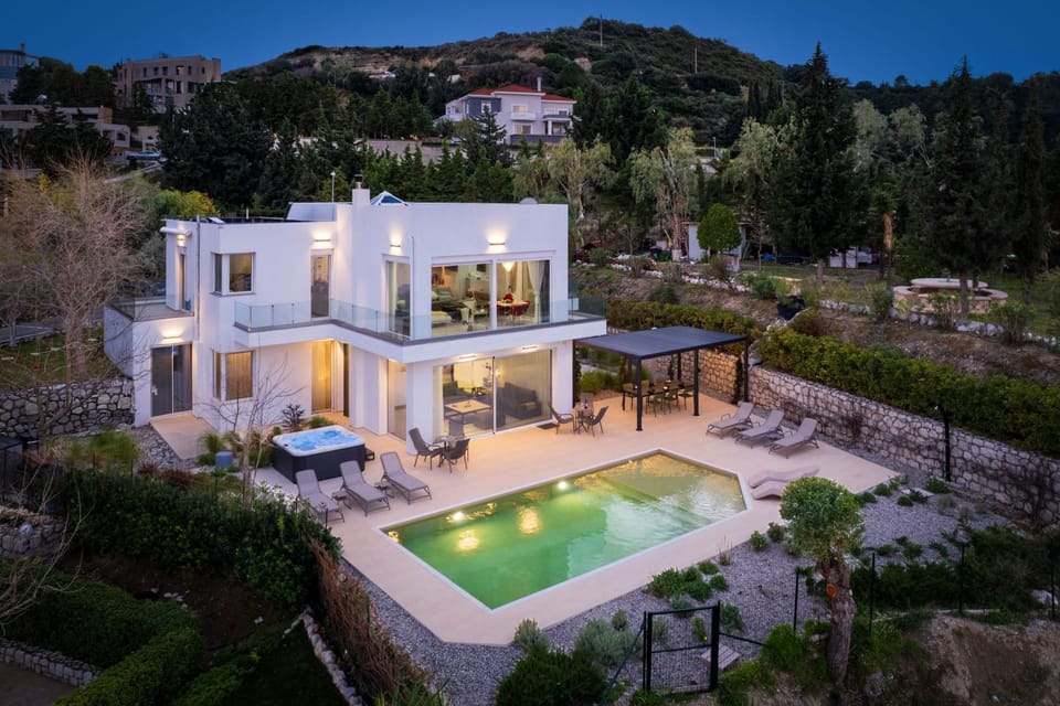 Patio, Natural landscape, Mountain view, Pool view, Swimming pool