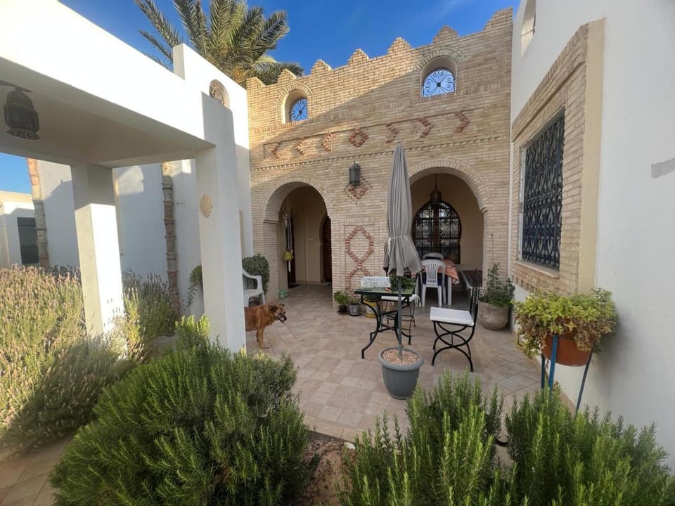Patio, Dining area