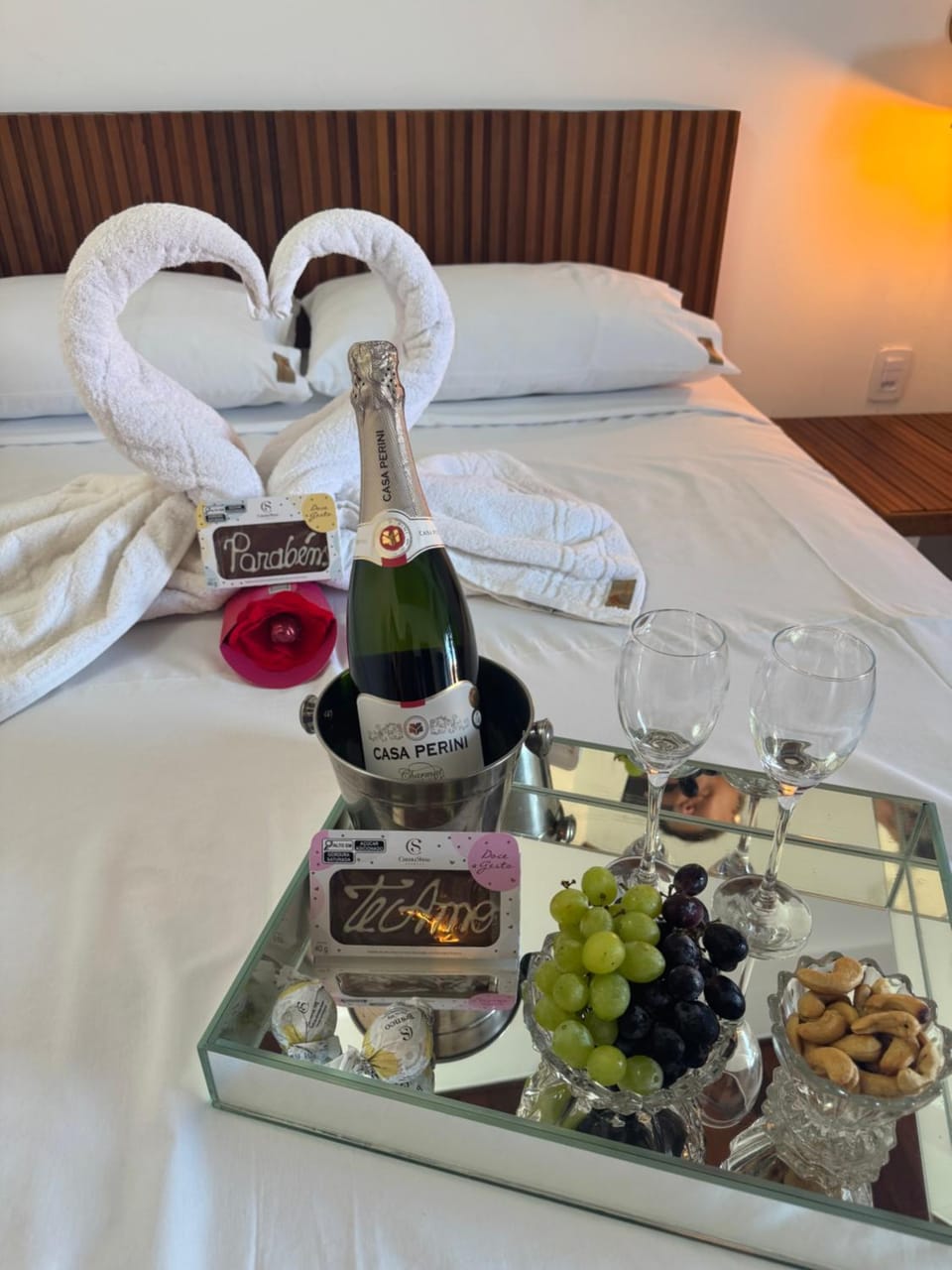 Food and drinks, Bedroom, Drinks