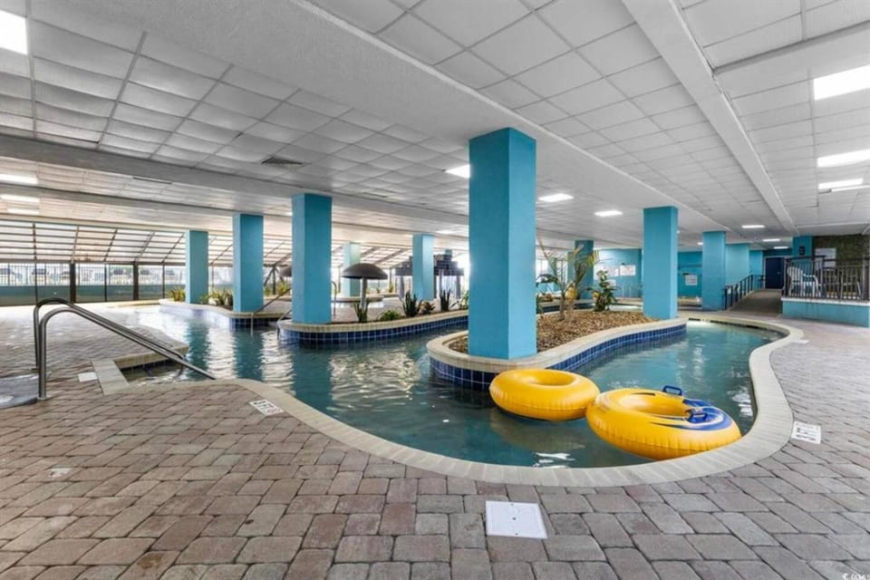Oceanfront 1BR at Landmark, King Bed, Full Kitchen, Smart TVs Apartment in Myrtle Beach