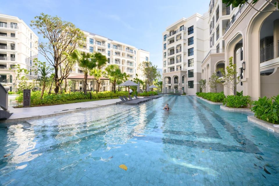 Swimming pool, Swimming pool