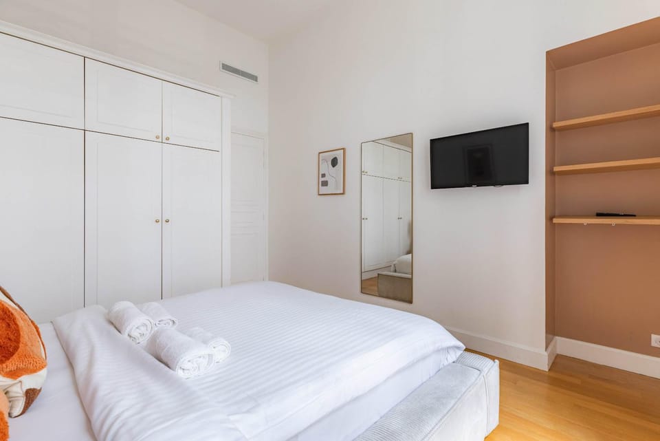 Modern air-conditioned apartment Arc de Triomphe Apartment in Paris