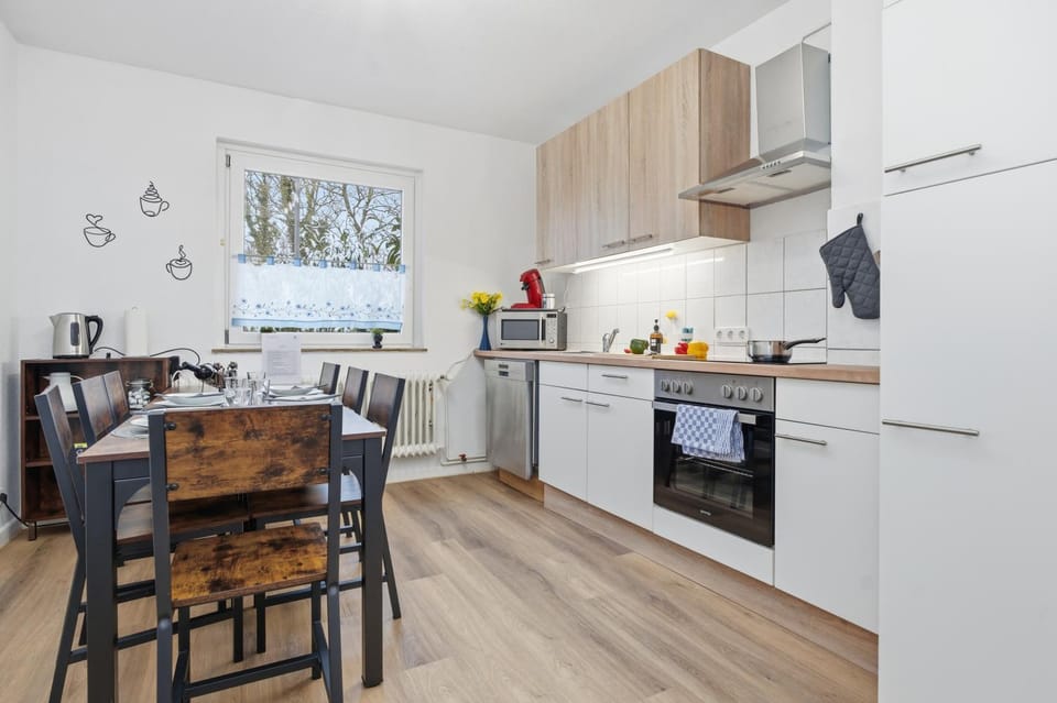 Kitchen or kitchenette, Dining area, dishwasher, oven, stove, toaster