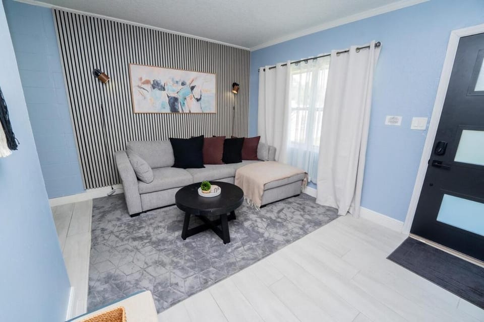 Living room, Photo of the whole room, Seating area